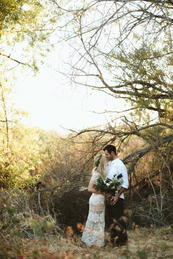 this-ultra-flexible-couple-had-a-yoga-engagement-in-the-woods-3