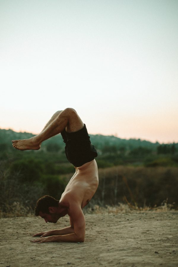 this-ultra-flexible-couple-had-a-yoga-engagement-in-the-woods-31