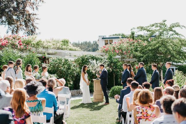 blue-and-white-roche-harbor-resort-wedding-on-san-juan-island-luke-and-mallory-photography-20