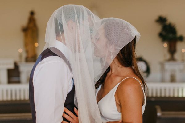 blue-and-white-roche-harbor-resort-wedding-on-san-juan-island-luke-and-mallory-photography-30