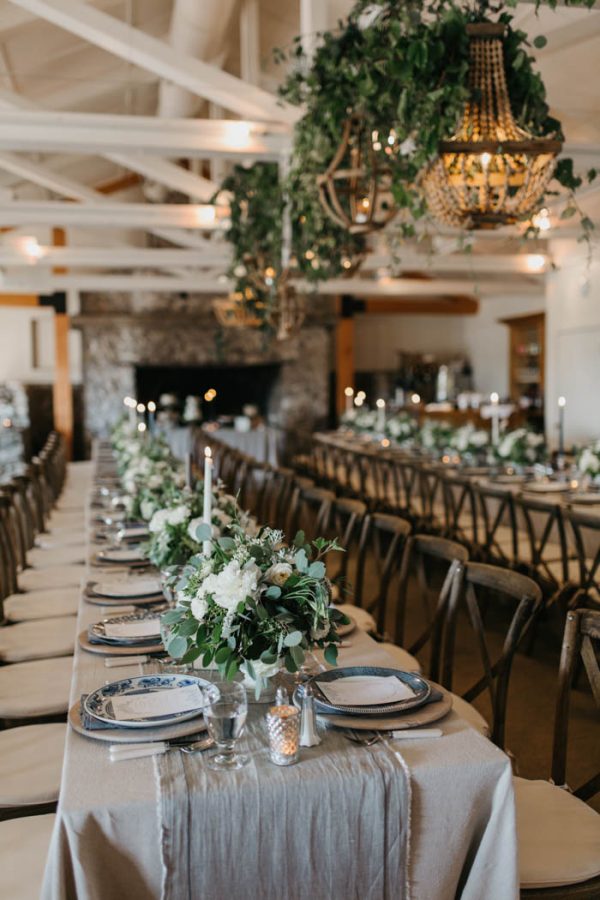 blue-and-white-roche-harbor-resort-wedding-on-san-juan-island-luke-and-mallory-photography-32