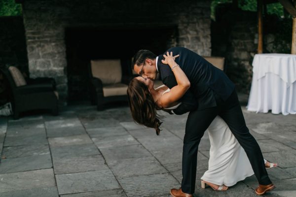 blue-and-white-roche-harbor-resort-wedding-on-san-juan-island-luke-and-mallory-photography-45