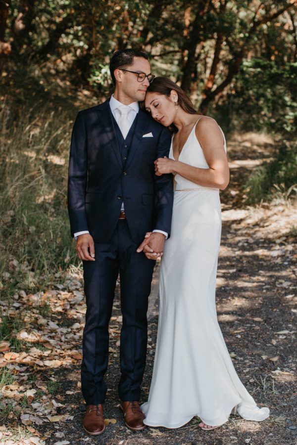 blue-and-white-roche-harbor-resort-wedding-on-san-juan-island-luke-and-mallory-photography-64