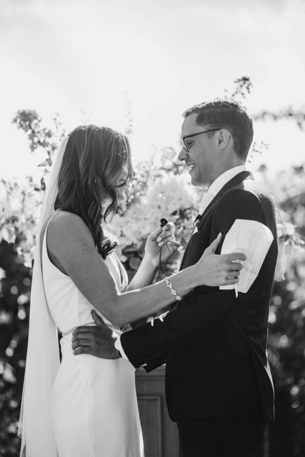 blue-and-white-roche-harbor-resort-wedding-on-san-juan-island-luke-and-mallory-photography-66