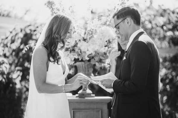 blue-and-white-roche-harbor-resort-wedding-on-san-juan-island-luke-and-mallory-photography-67