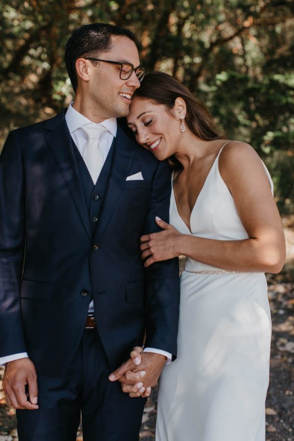 blue-and-white-roche-harbor-resort-wedding-on-san-juan-island-luke-and-mallory-photography-7