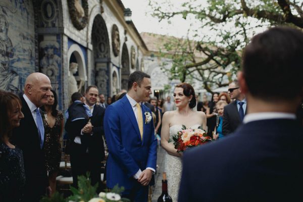 chic-lisbon-wedding-at-fronteira-palace-lookimaginary-8