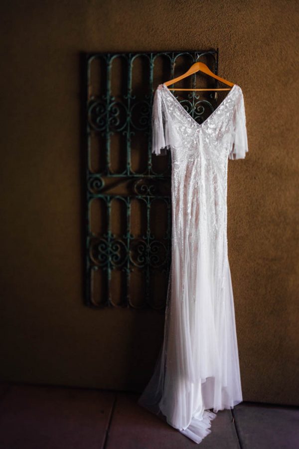 creative-sedona-wedding-in-the-tlaquepaque-arts-and-crafts-village-jane-in-the-woods-3