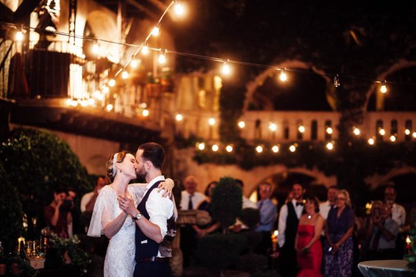 creative-sedona-wedding-in-the-tlaquepaque-arts-and-crafts-village-jane-in-the-woods-57