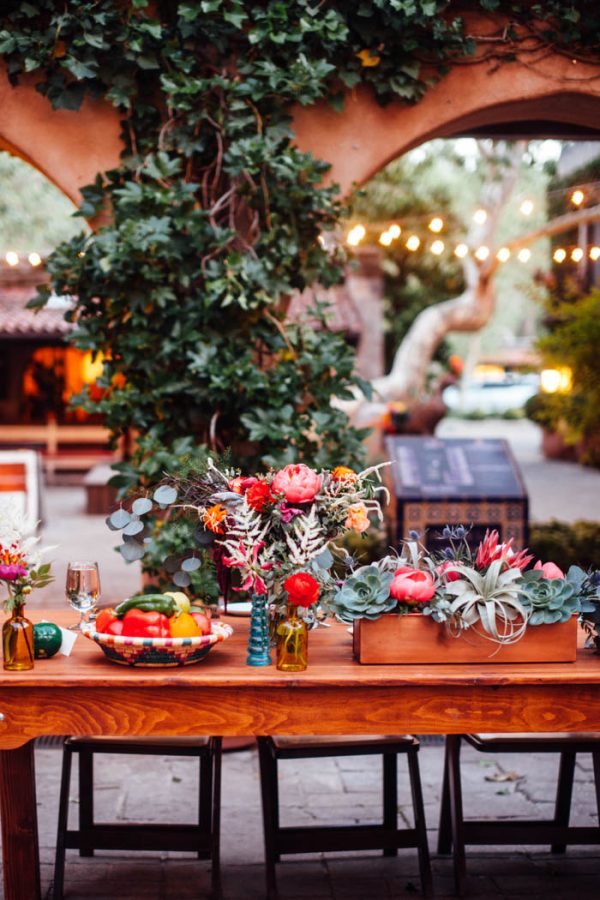 creative-sedona-wedding-in-the-tlaquepaque-arts-and-crafts-village-jane-in-the-woods-72