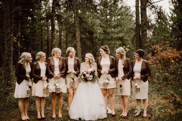 elegant-marsala-and-champagne-manitoba-wedding-at-the-rustic-wedding-barn-ariana-tennyson-photography-14