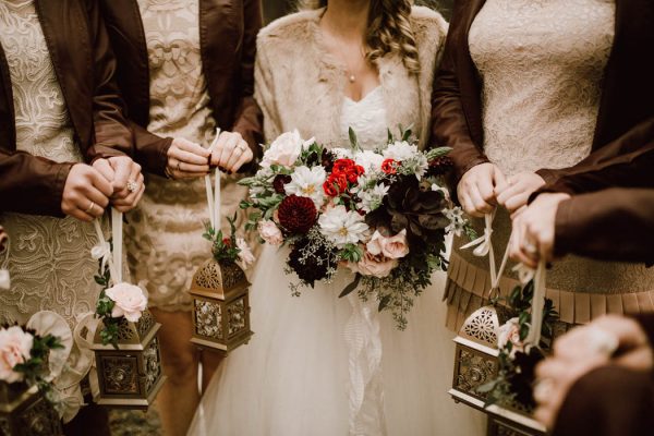 elegant-marsala-and-champagne-manitoba-wedding-at-the-rustic-wedding-barn-ariana-tennyson-photography-15