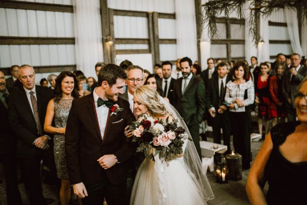 elegant-marsala-and-champagne-manitoba-wedding-at-the-rustic-wedding-barn-ariana-tennyson-photography-39