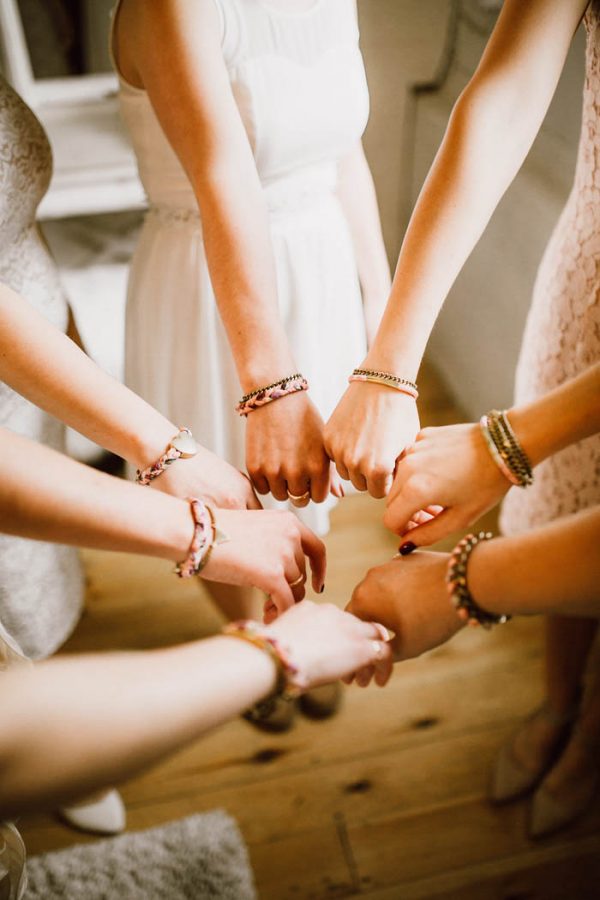 elegant-marsala-and-champagne-manitoba-wedding-at-the-rustic-wedding-barn-ariana-tennyson-photography-4