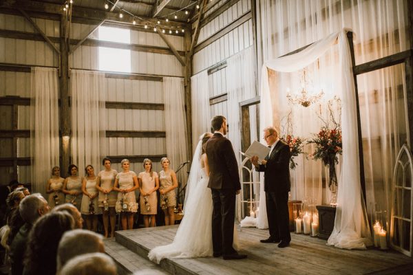 elegant-marsala-and-champagne-manitoba-wedding-at-the-rustic-wedding-barn-ariana-tennyson-photography-42