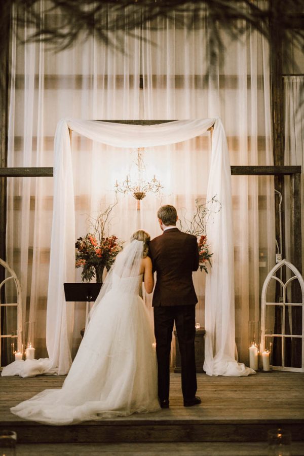 elegant-marsala-and-champagne-manitoba-wedding-at-the-rustic-wedding-barn-ariana-tennyson-photography-45