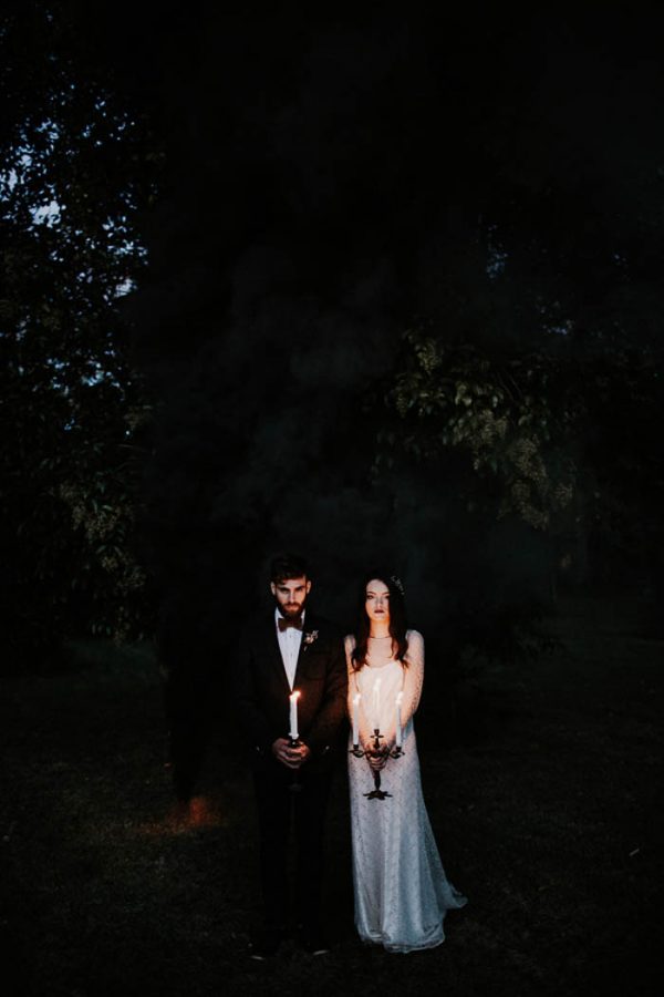 ethereal-and-dark-winter-wedding-inspiration-fresh-and-wood-55
