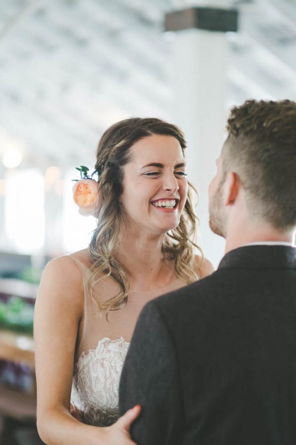 green-and-peach-snohomish-barn-wedding-at-dairyland-athena-grace-15