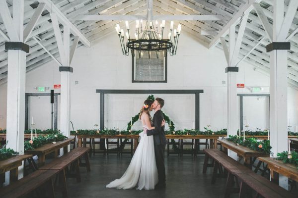 green-and-peach-snohomish-barn-wedding-at-dairyland-athena-grace-17