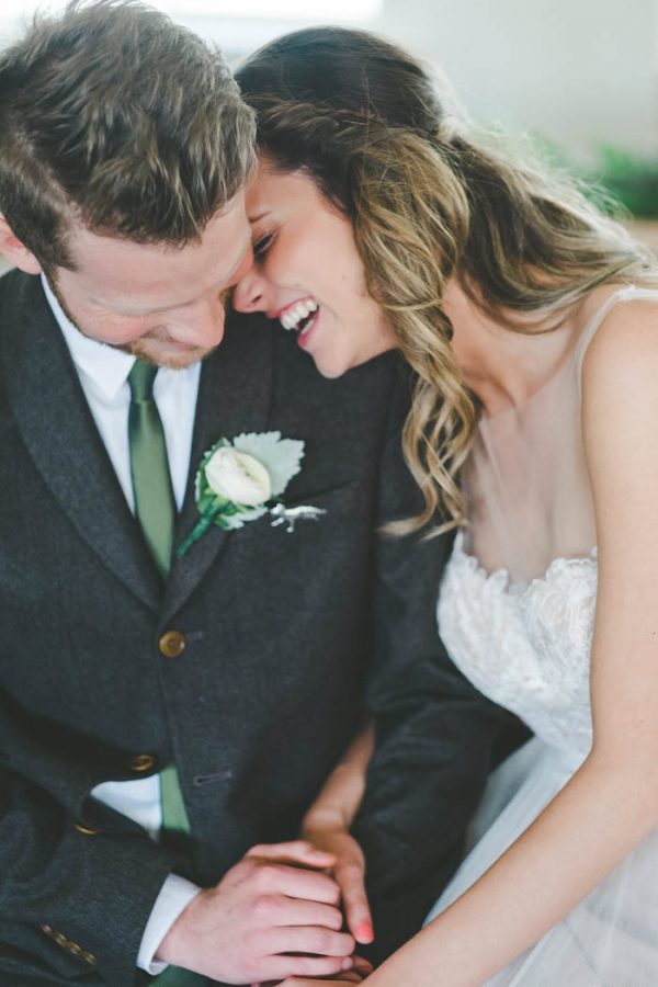 green-and-peach-snohomish-barn-wedding-at-dairyland-athena-grace-19