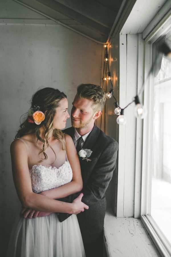 green-and-peach-snohomish-barn-wedding-at-dairyland-athena-grace-21