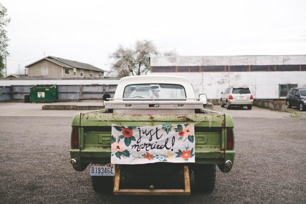 green-and-peach-snohomish-barn-wedding-at-dairyland-athena-grace-53