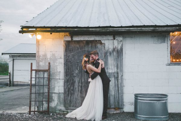 green-and-peach-snohomish-barn-wedding-at-dairyland-athena-grace-58