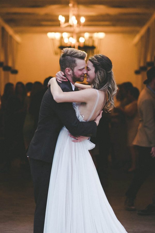 green-and-peach-snohomish-barn-wedding-at-dairyland-athena-grace-60