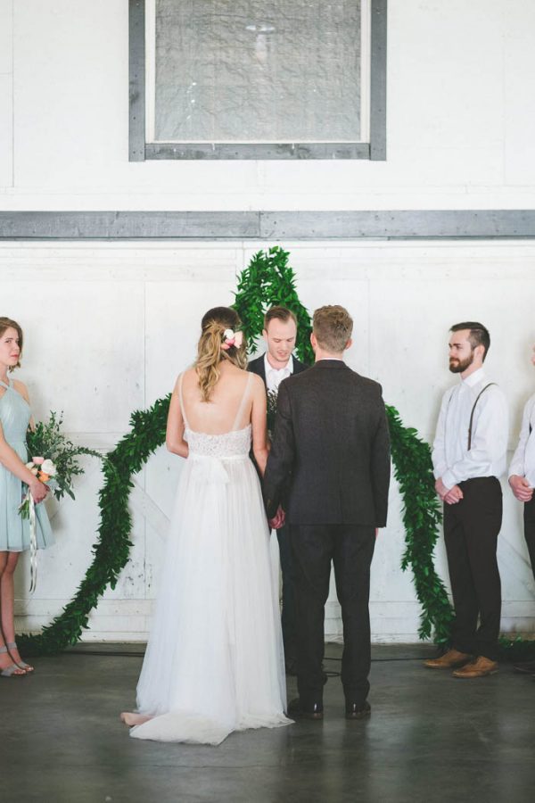 green-and-peach-snohomish-barn-wedding-at-dairyland-athena-grace-66