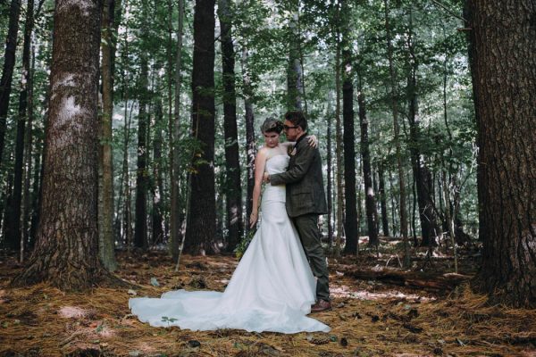 intimate-fall-backyard-wedding-in-columbus-ohio-little-blue-bird-photography-14