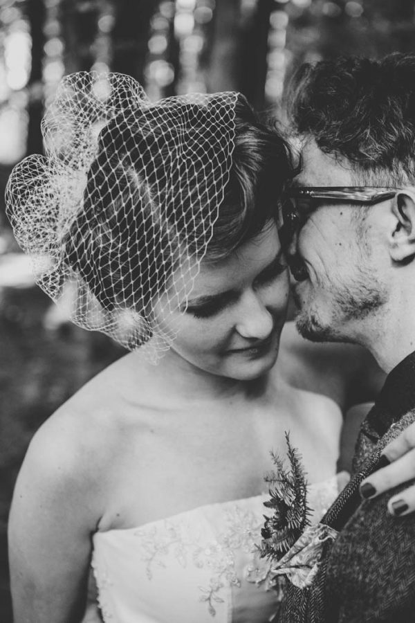intimate-fall-backyard-wedding-in-columbus-ohio-little-blue-bird-photography-16