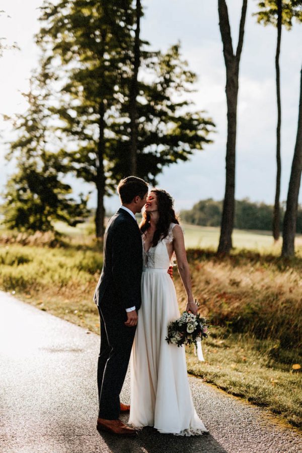 lovely-rustic-ontario-wedding-at-the-georgian-bay-club-laura-rowe-23