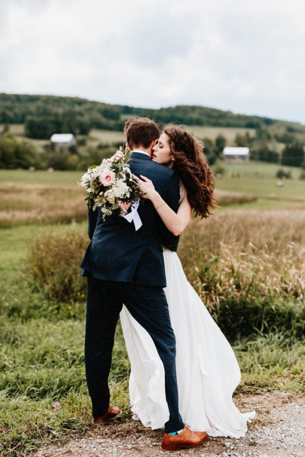 lovely-rustic-ontario-wedding-at-the-georgian-bay-club-laura-rowe-52