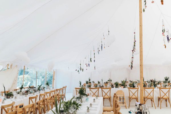 minimalist-botanical-wedding-in-a-london-backyard-miss-gen-photography-4