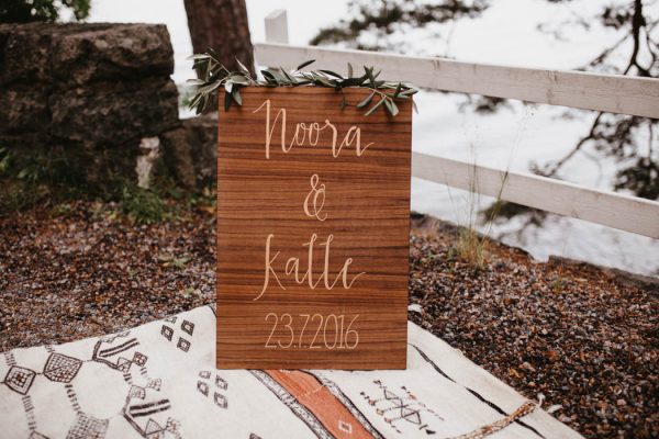 naturally-beautiful-waterfront-wedding-in-finland-patrick-karkkolainen-10