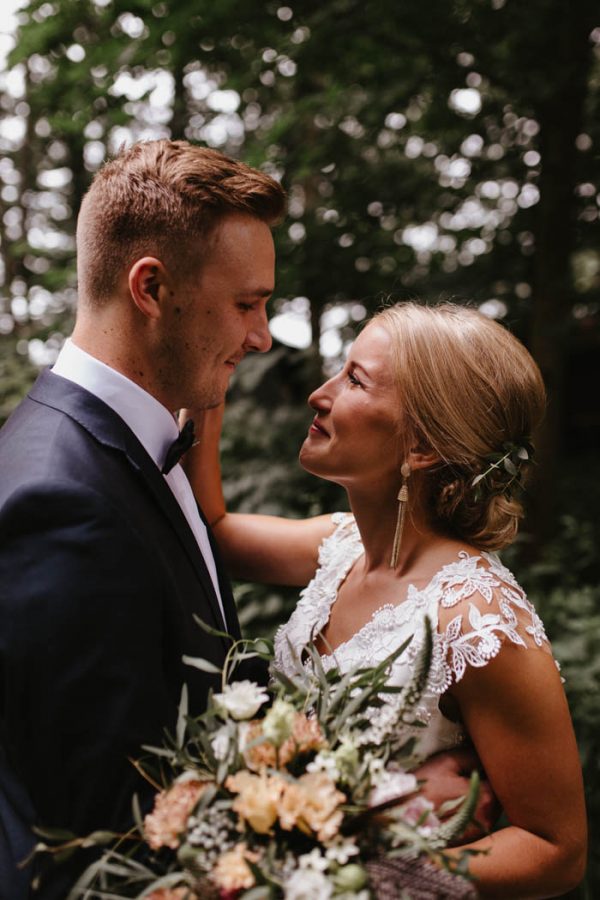 naturally-beautiful-waterfront-wedding-in-finland-patrick-karkkolainen-17