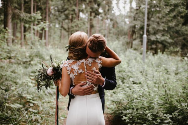 naturally-beautiful-waterfront-wedding-in-finland-patrick-karkkolainen-18