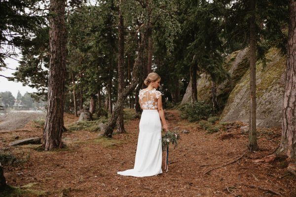 naturally-beautiful-waterfront-wedding-in-finland-patrick-karkkolainen-66