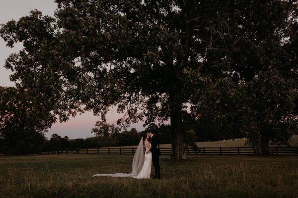 pumpkin-filled-fall-wedding-at-moss-mountain-farm-cody-and-allison-photography-42