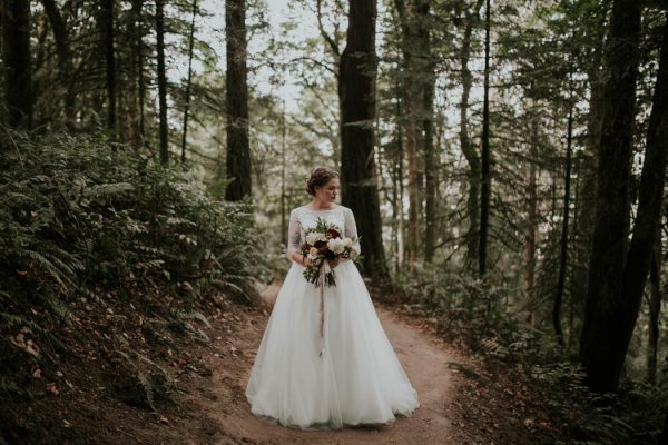 romantic-autumnal-portland-wedding-at-union-pine-olivia-strohm-photography-11