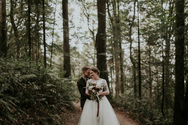 romantic-autumnal-portland-wedding-at-union-pine-olivia-strohm-photography-12