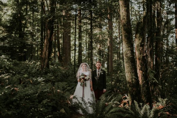 romantic-autumnal-portland-wedding-at-union-pine-olivia-strohm-photography-18