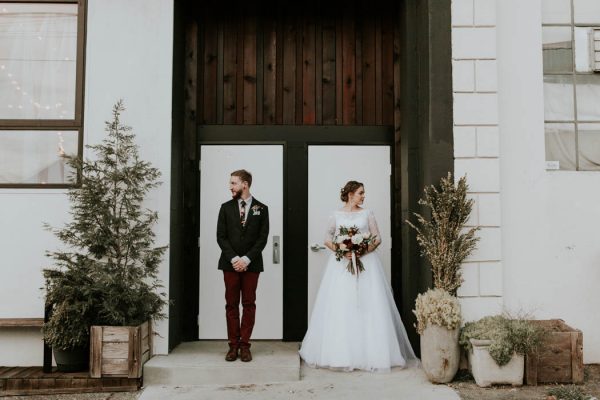 romantic-autumnal-portland-wedding-at-union-pine-olivia-strohm-photography-39