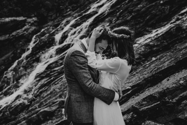 this-norweigian-post-wedding-shoot-at-aursjovegen-road-will-take-your-breath-away-joanna-jaskolska-fotografia-5