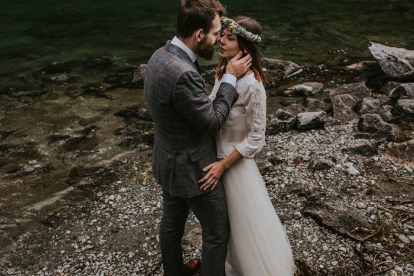 this-norweigian-post-wedding-shoot-at-aursjovegen-road-will-take-your-breath-away-joanna-jaskolska-fotografia