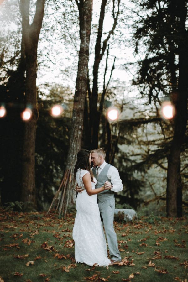 TravelInspired Wedding in the Woods of North Bend, WA