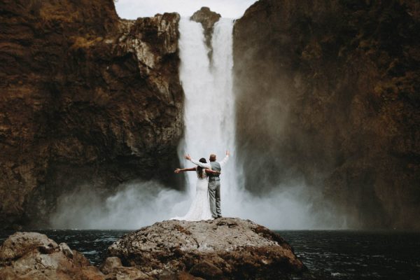 travel-inspired-wedding-in-the-woods-of-north-bend-wa-anni-graham-photography-7