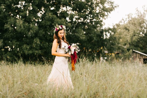 two-old-souls-tied-the-knot-in-a-vintage-wedding-at-the-barn-at-the-woods-sarah-libby-photography-29