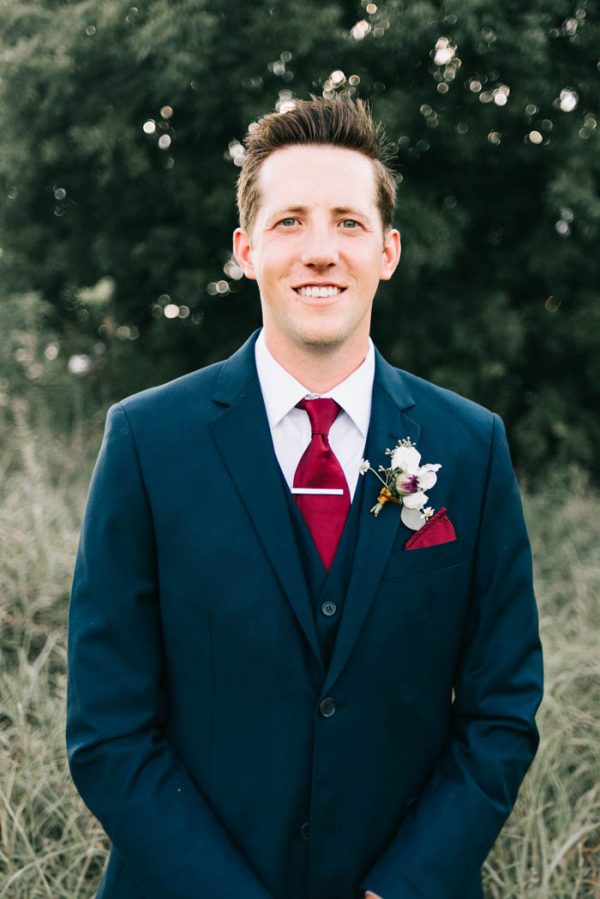 two-old-souls-tied-the-knot-in-a-vintage-wedding-at-the-barn-at-the-woods-sarah-libby-photography