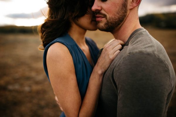youll-never-guess-where-these-desert-engagement-photos-really-took-place-tonie-christine-photography-30
